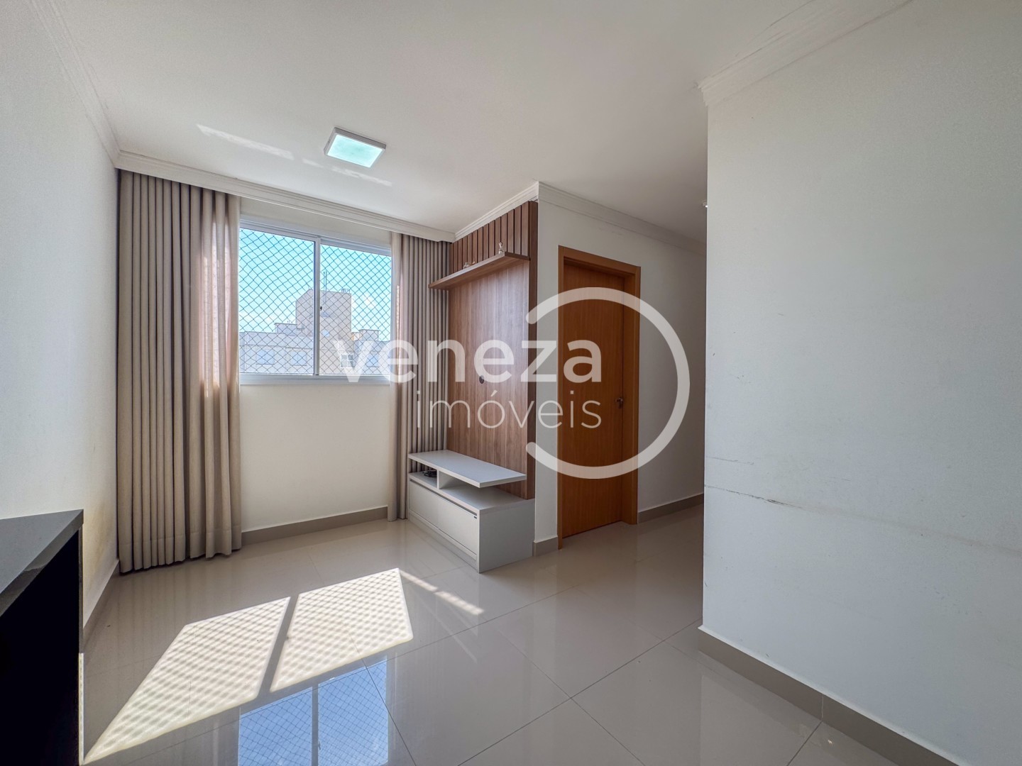 Apartamento para locacao no Farid Libos em Londrina com 81,77m² por R$ 1.300