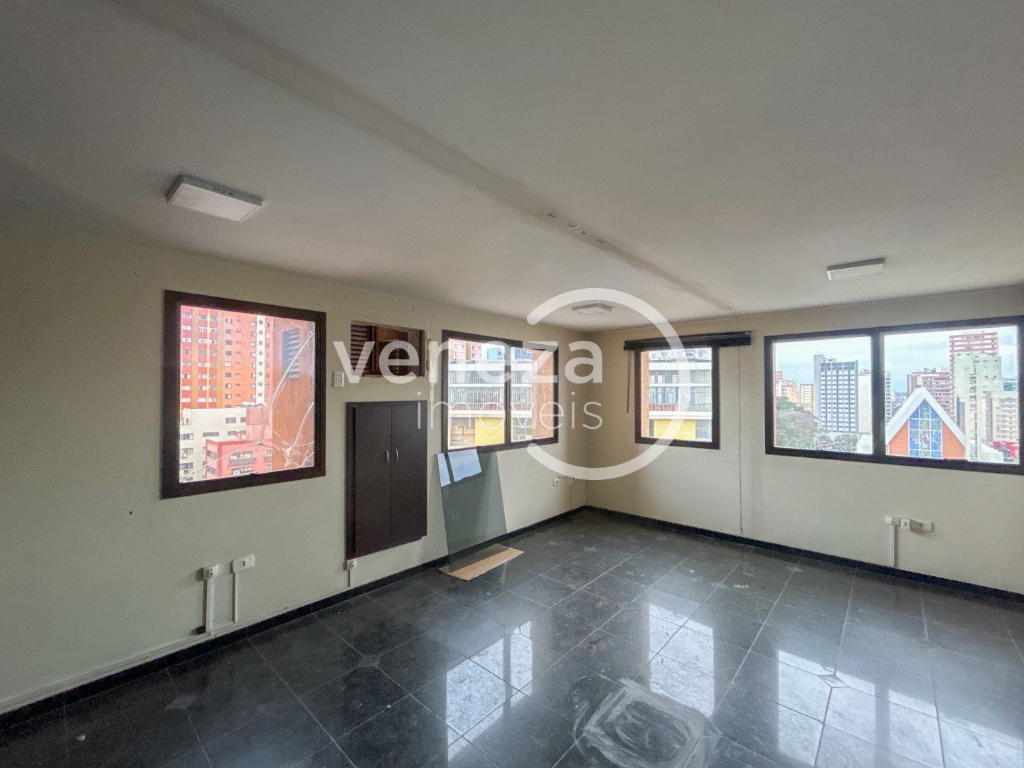 Sala para locação no bairro Centro de Londrina - Foto 8
