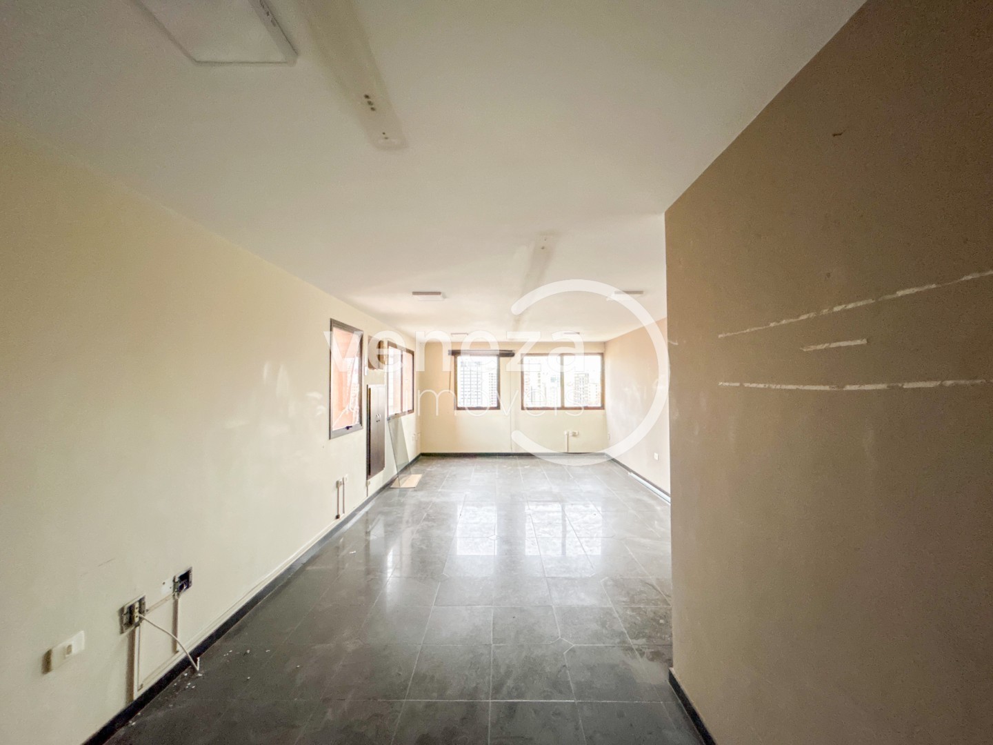 Sala para locacao no Centro em Londrina com 39m² por R$ 880  - Foto 3