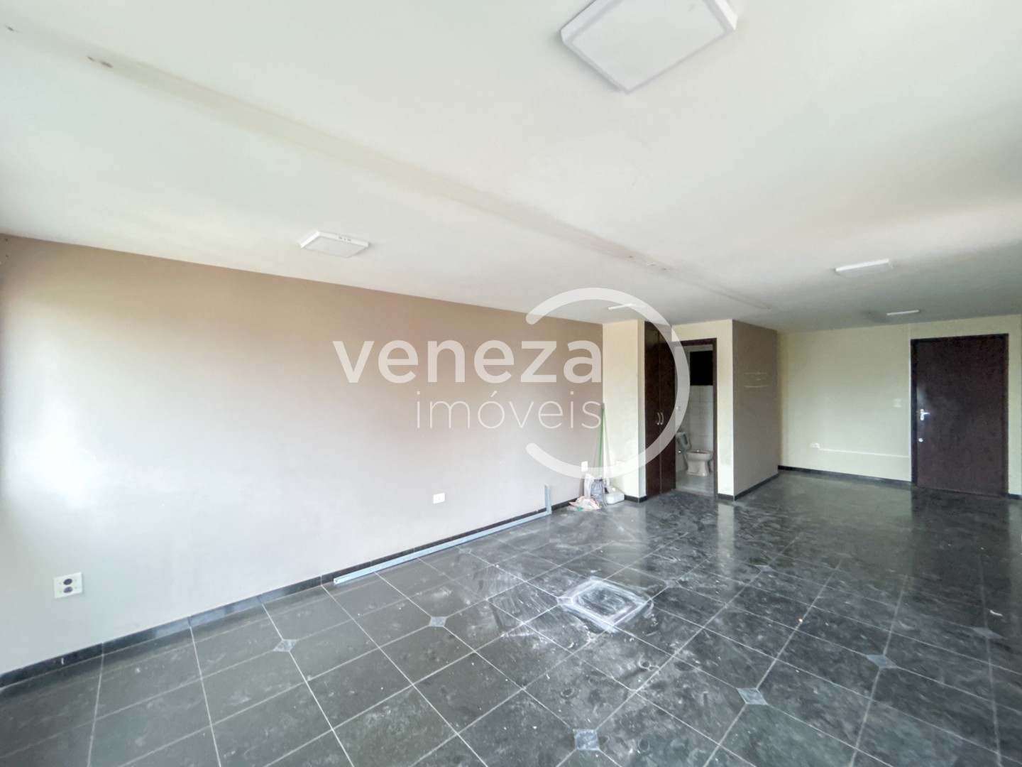 Sala para locacao no Centro em Londrina com 39m² por R$ 880  - Foto 2