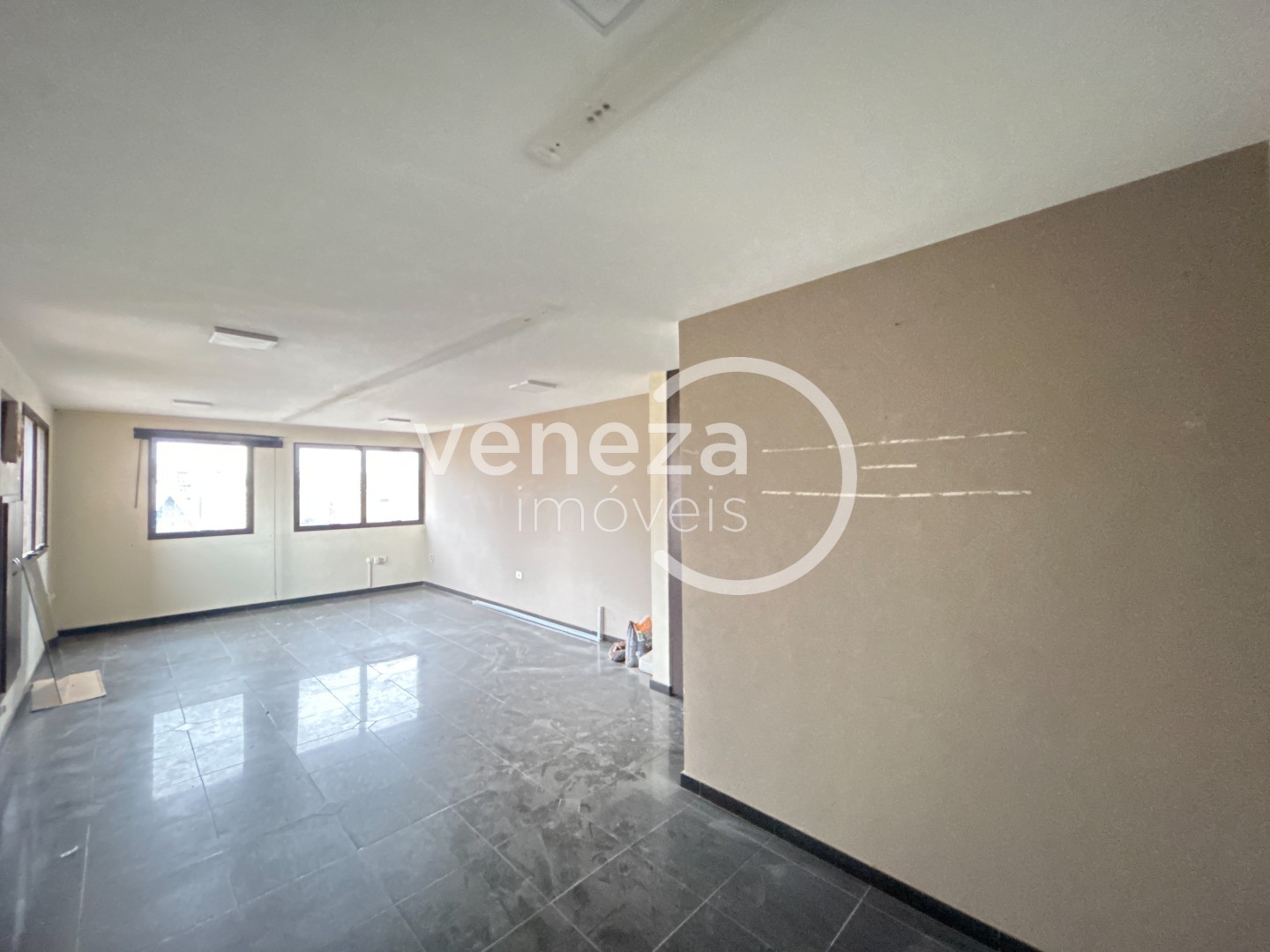 Sala para locação no bairro Centro de Londrina - Foto 7