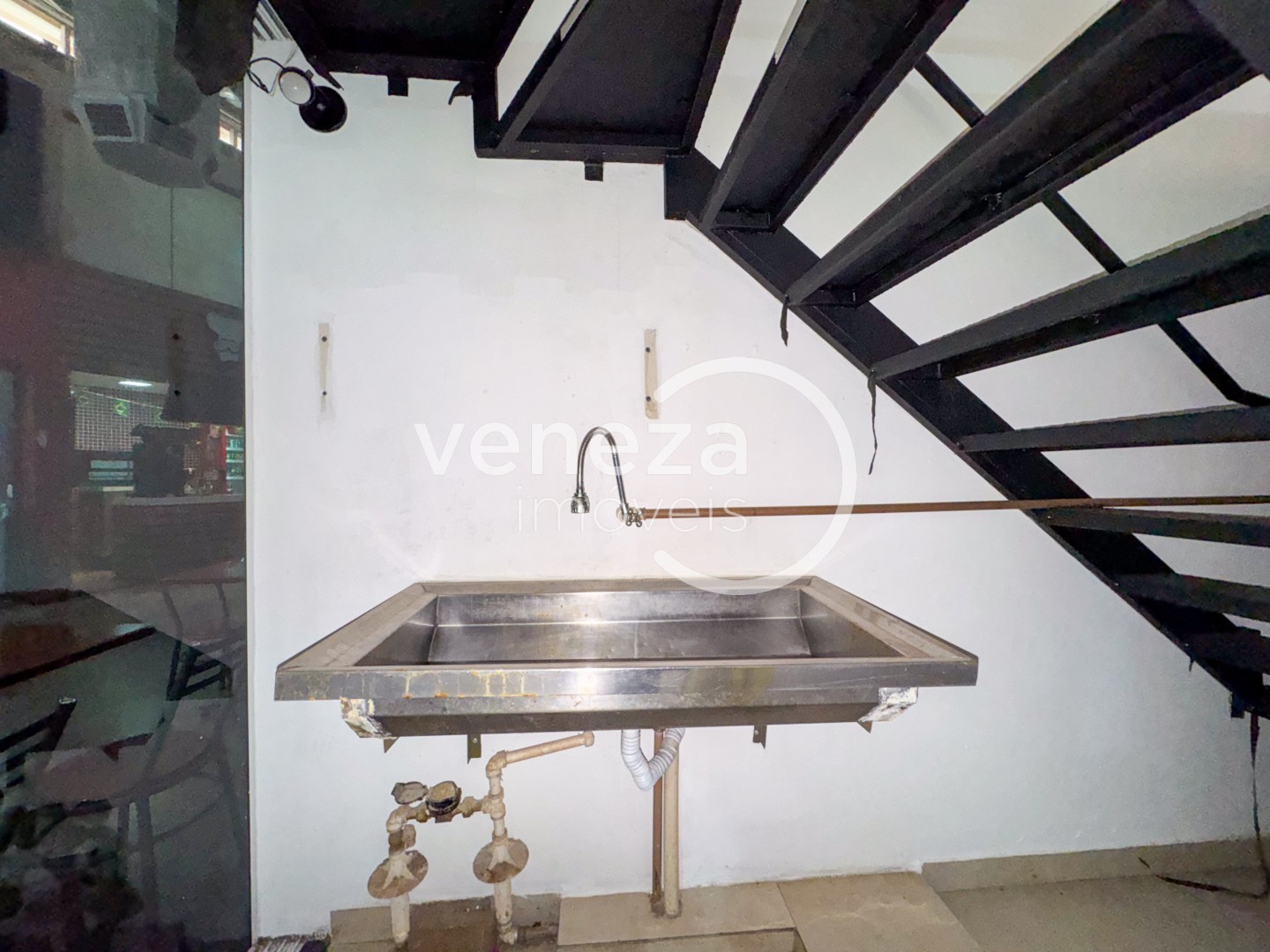 Salão-loja para venda no bairro Jardim Sao Jorge de Londrina - Foto 4
