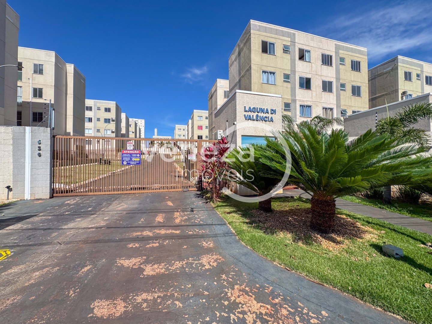 Apartamento para locacao no Acquaville em Londrina com 60m² por R$ 1.800