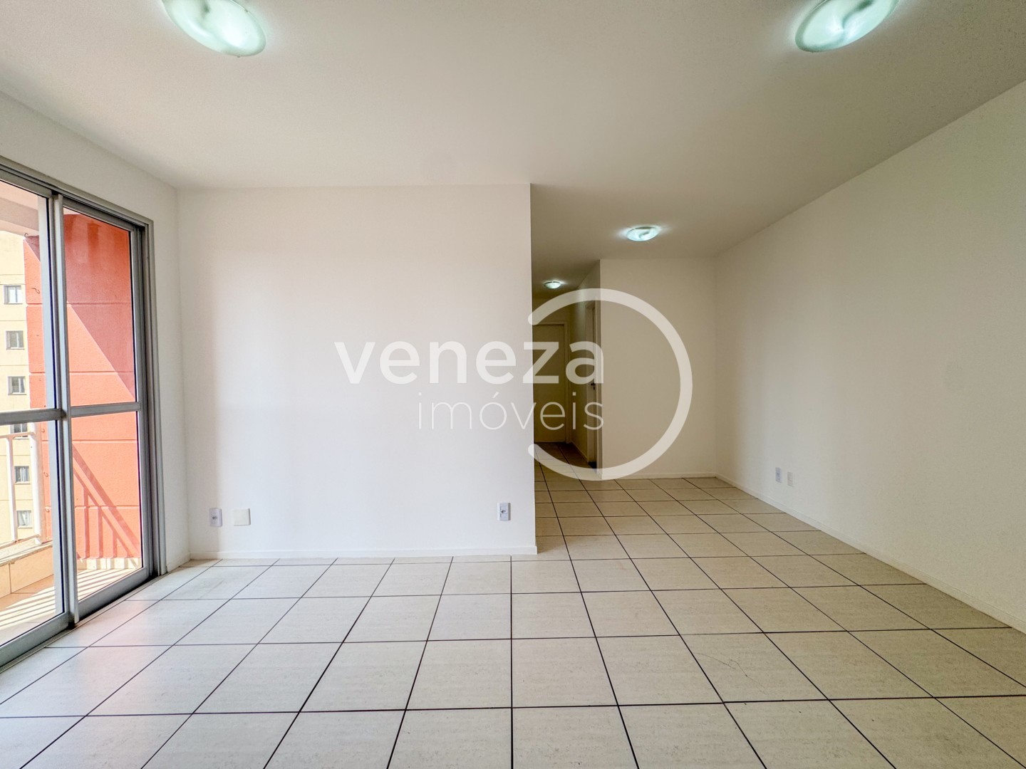 Apartamento para locacao no Terra Bonita em Londrina com 86,38m² por R$ 1.900