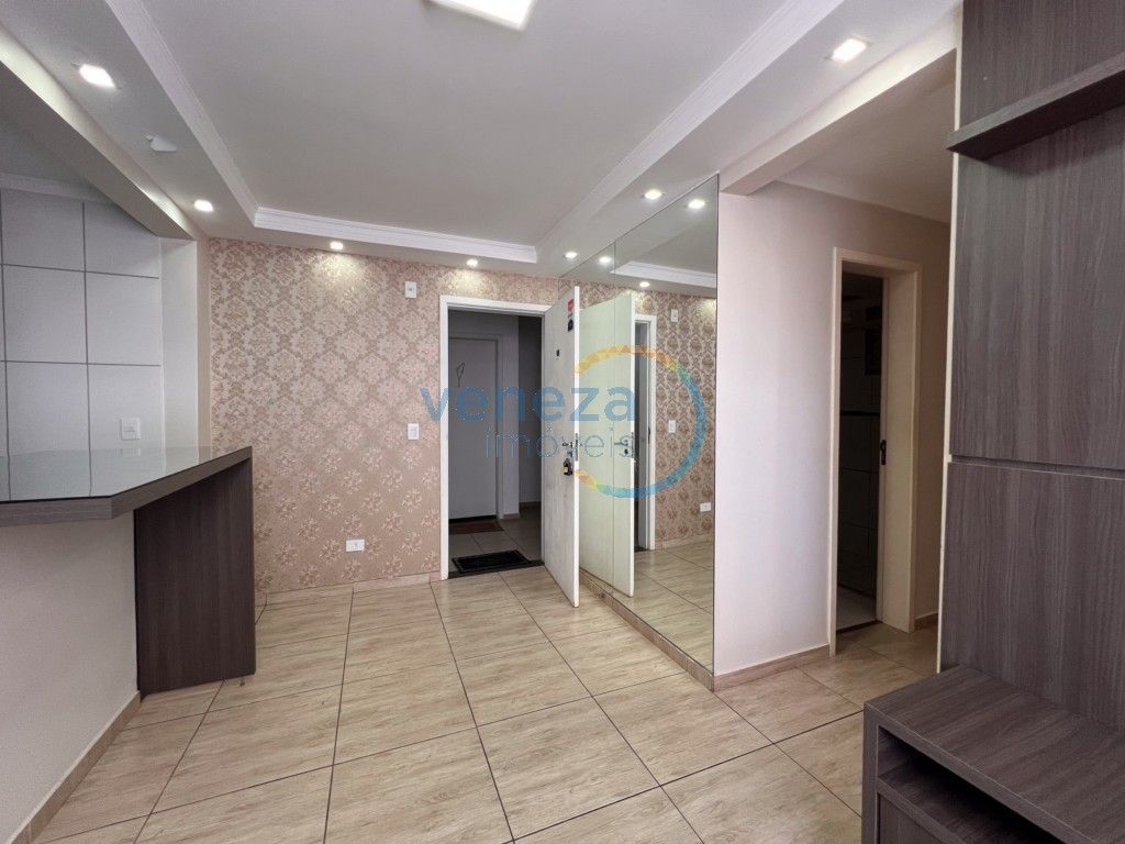 Apartamento para venda no Centro em Londrina com 68,29m² por R$ 239.000  - Foto 3