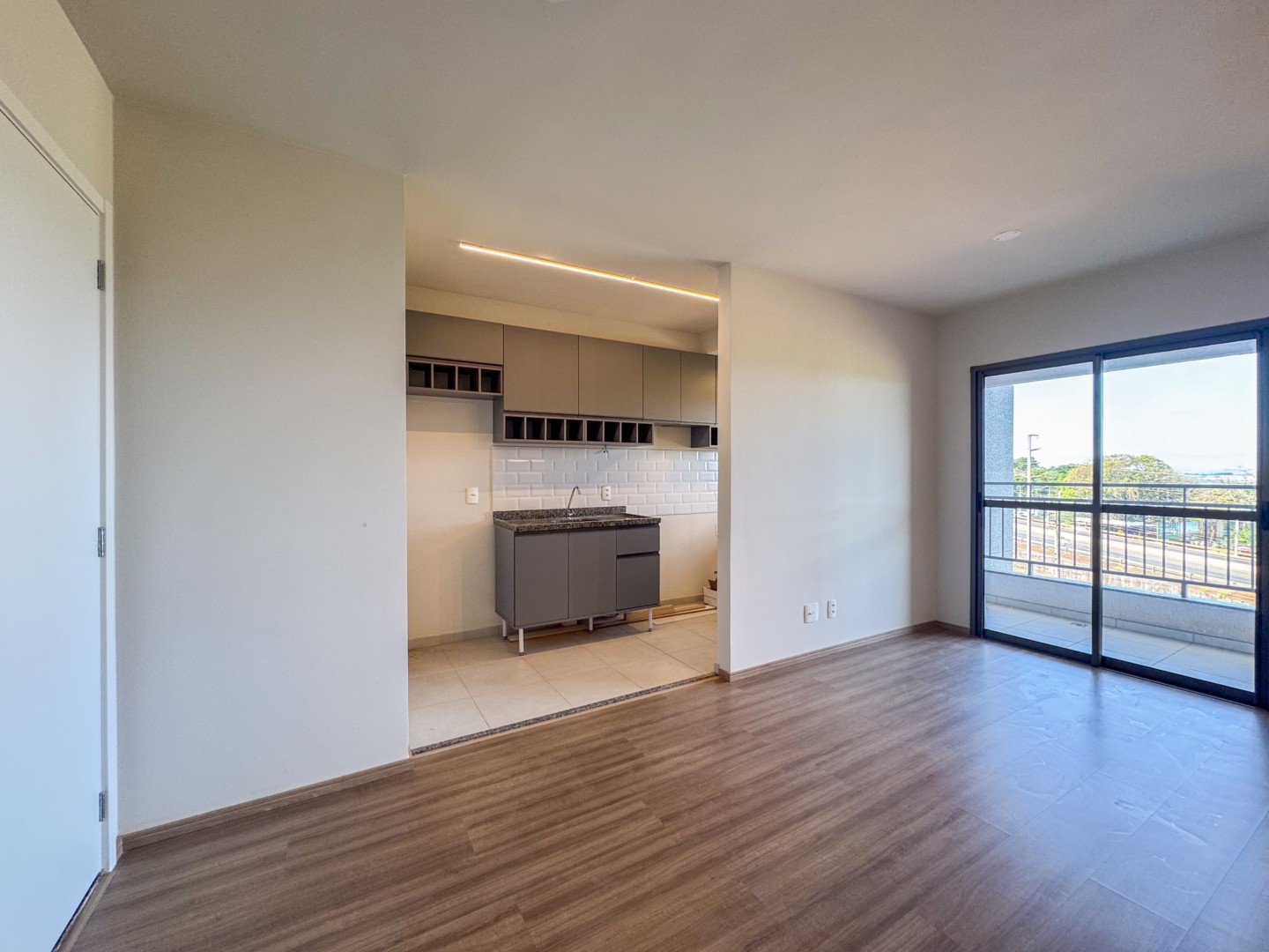 Apartamento para locacao no Aurora em Londrina com 88,58m² por R$ 2.600