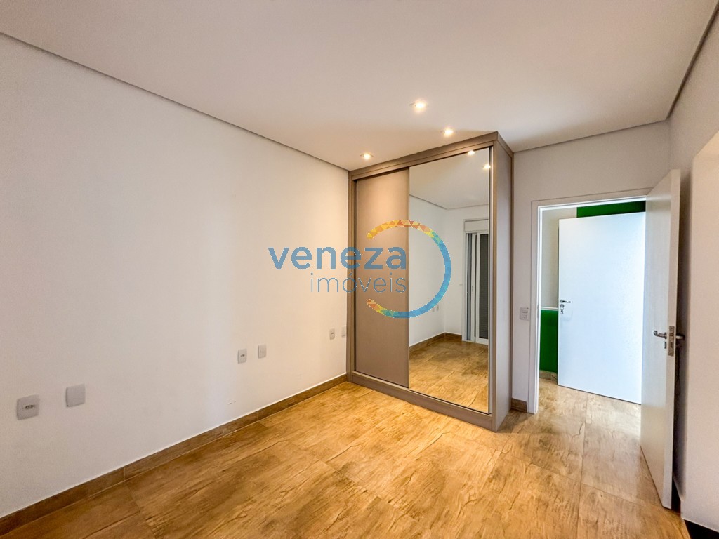 Casa Residencial à venda no bairro Gleba Palhano de Londrina com 200m<sup>2</sup> útil, 3 quartos, 2 vagas de garagem