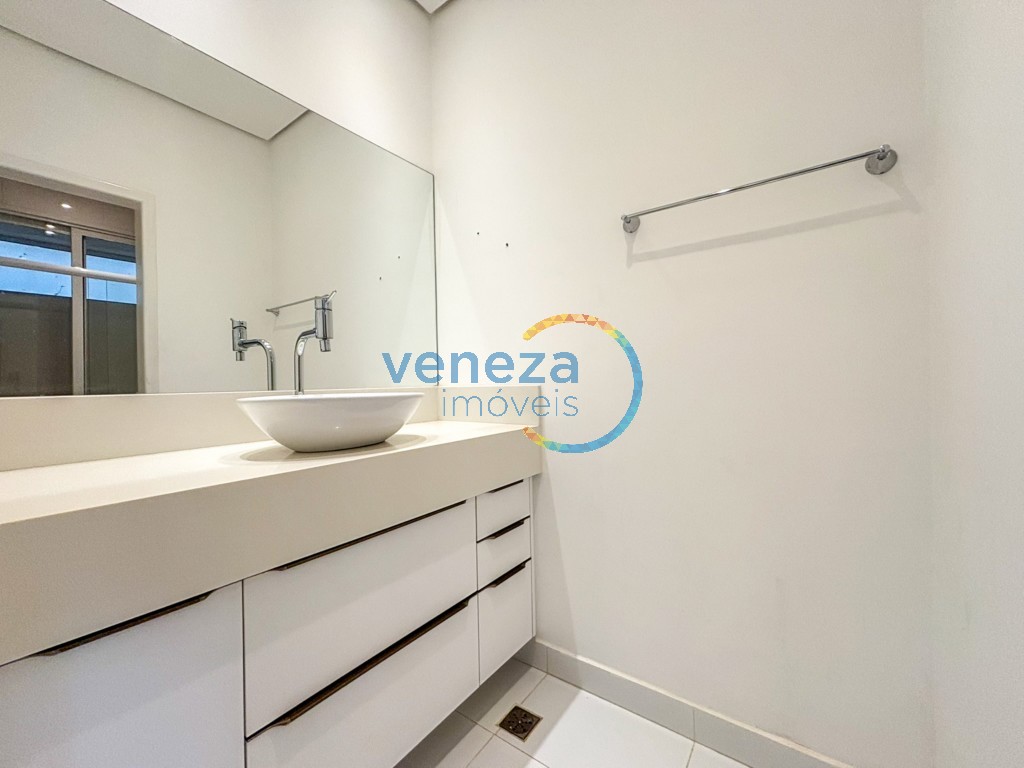 Casa Residencial à venda no bairro Gleba Palhano de Londrina com 200m<sup>2</sup> útil, 3 quartos, 2 vagas de garagem