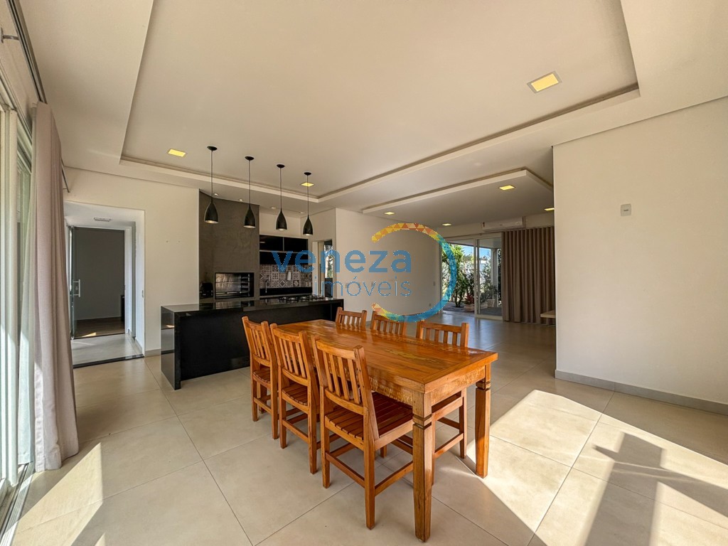 Casa Residencial à venda no bairro Gleba Palhano de Londrina com 200m<sup>2</sup> útil, 3 quartos, 2 vagas de garagem