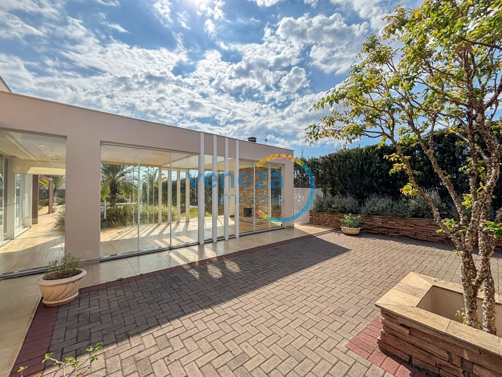 Casa Residencial à venda no bairro Gleba Palhano de Londrina com 200m<sup>2</sup> útil, 3 quartos, 2 vagas de garagem