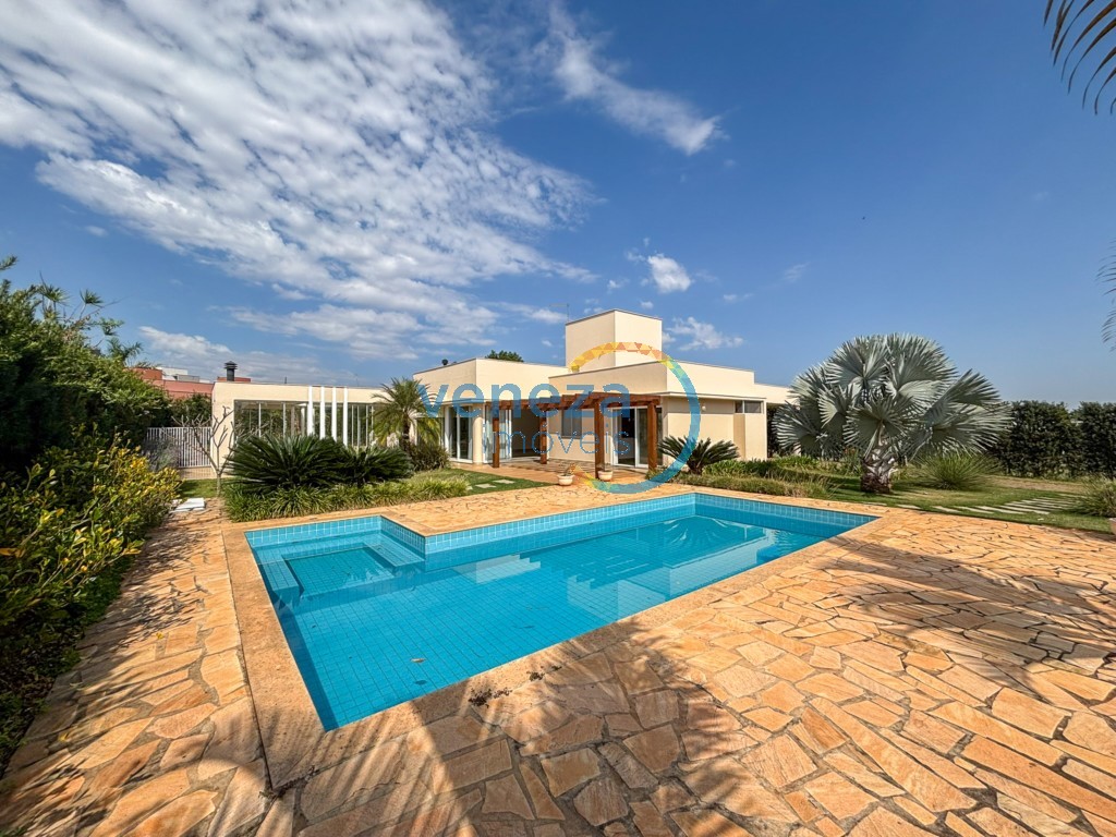 Casa Residencial à venda no bairro Gleba Palhano de Londrina com 200m<sup>2</sup> útil, 3 quartos, 2 vagas de garagem