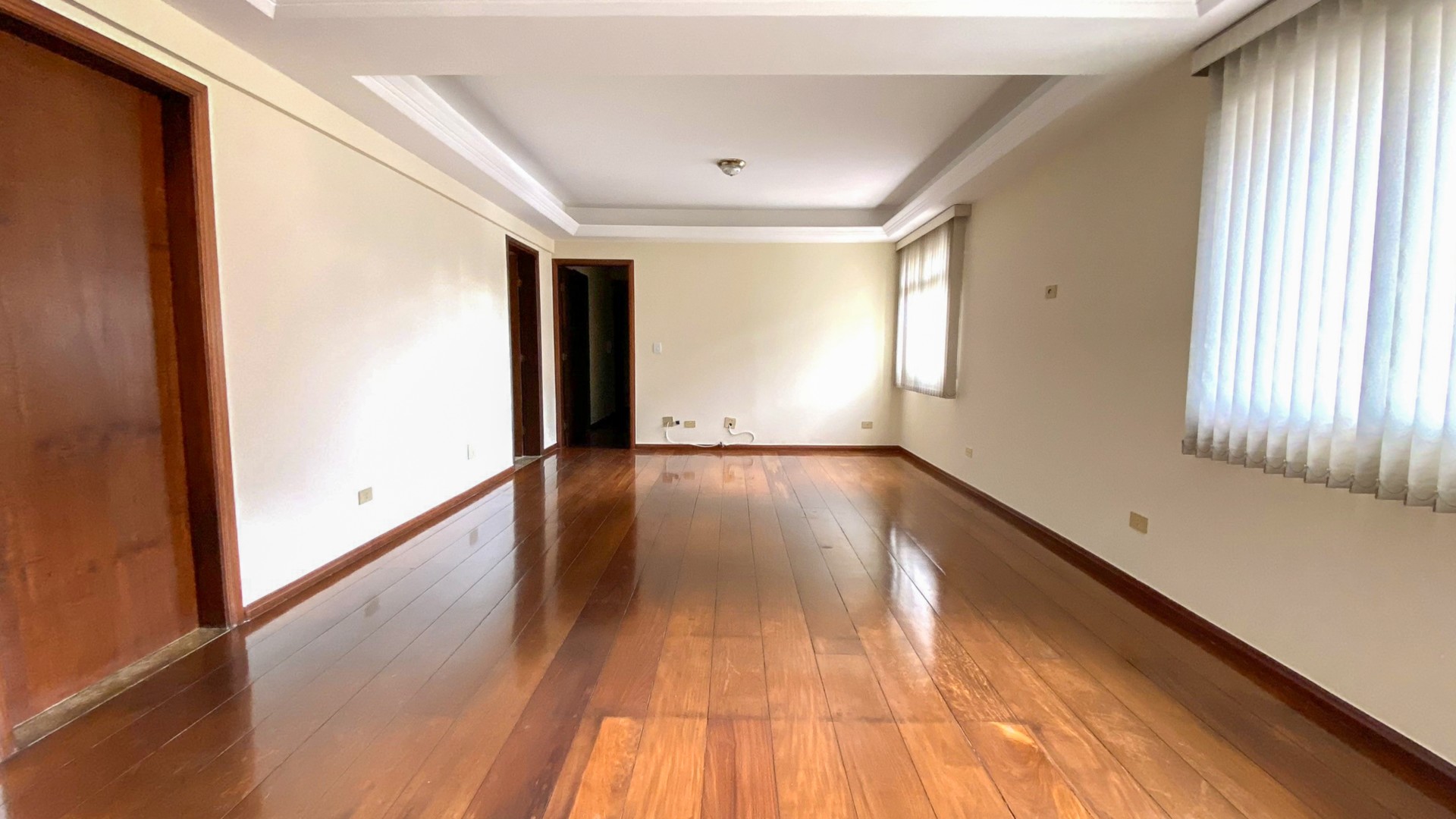 Apartamento para venda no Centro em Londrina com 188,81m² por R$ 525.000  - Foto 3