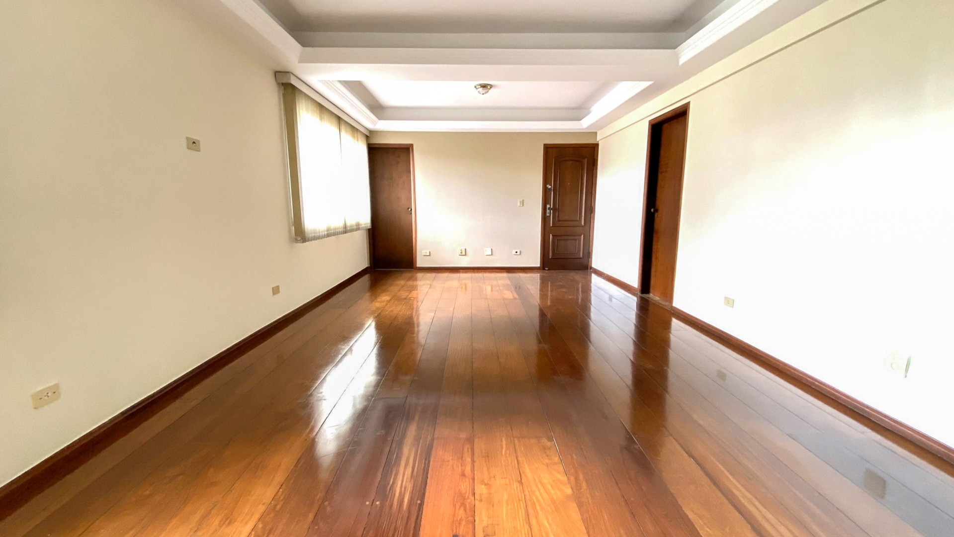Apartamento para venda no Centro em Londrina com 188,81m² por R$ 525.000  - Foto 2