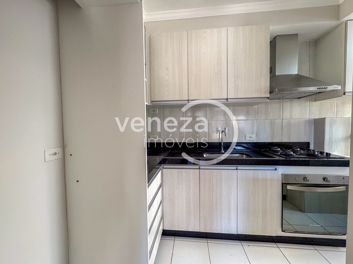 Apartamento para locação no bairro Jose Garcia Molina de Londrina - Foto 17