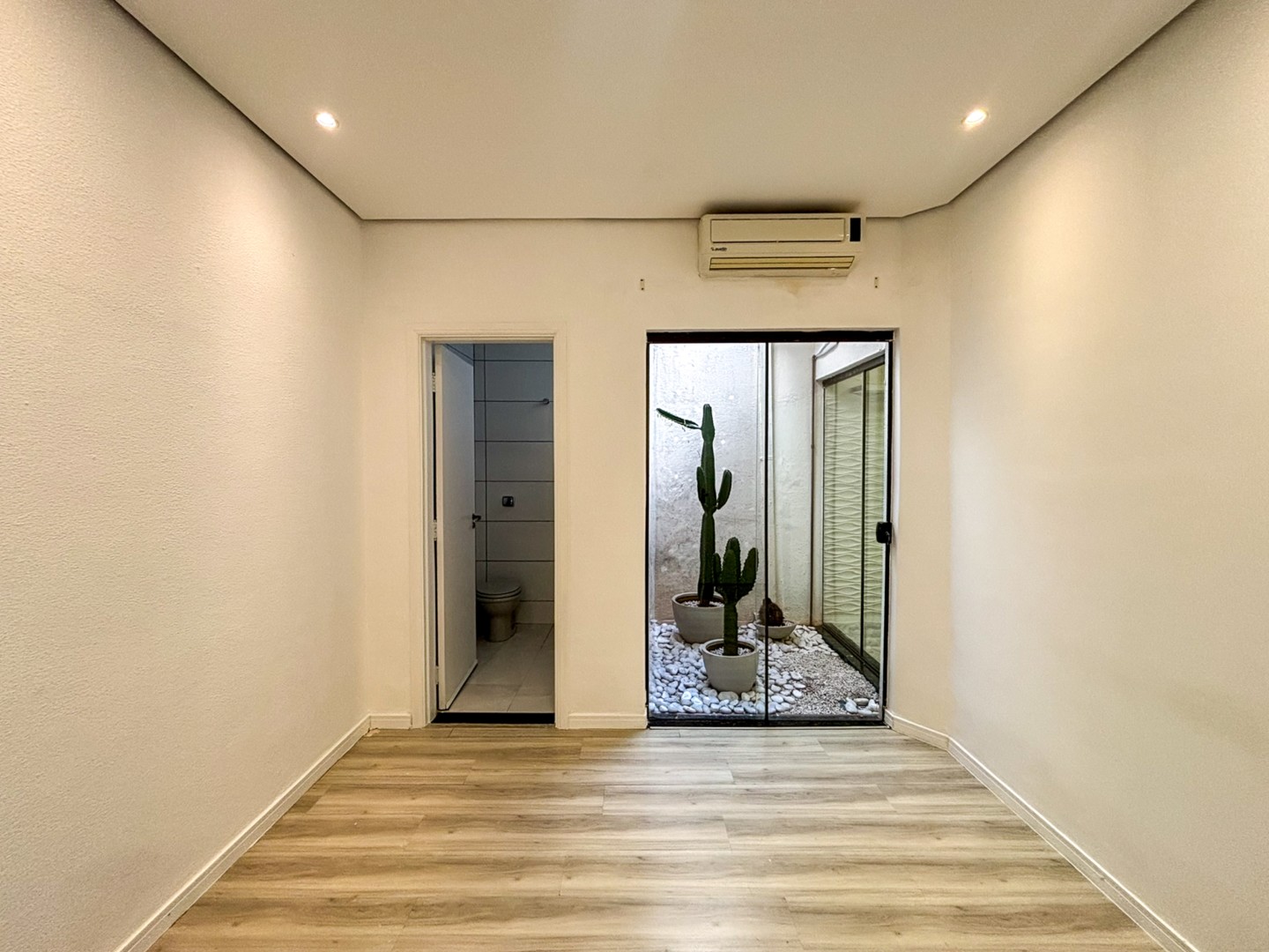Casa Comercial para locação no bairro Quebec de Londrina - Foto 9