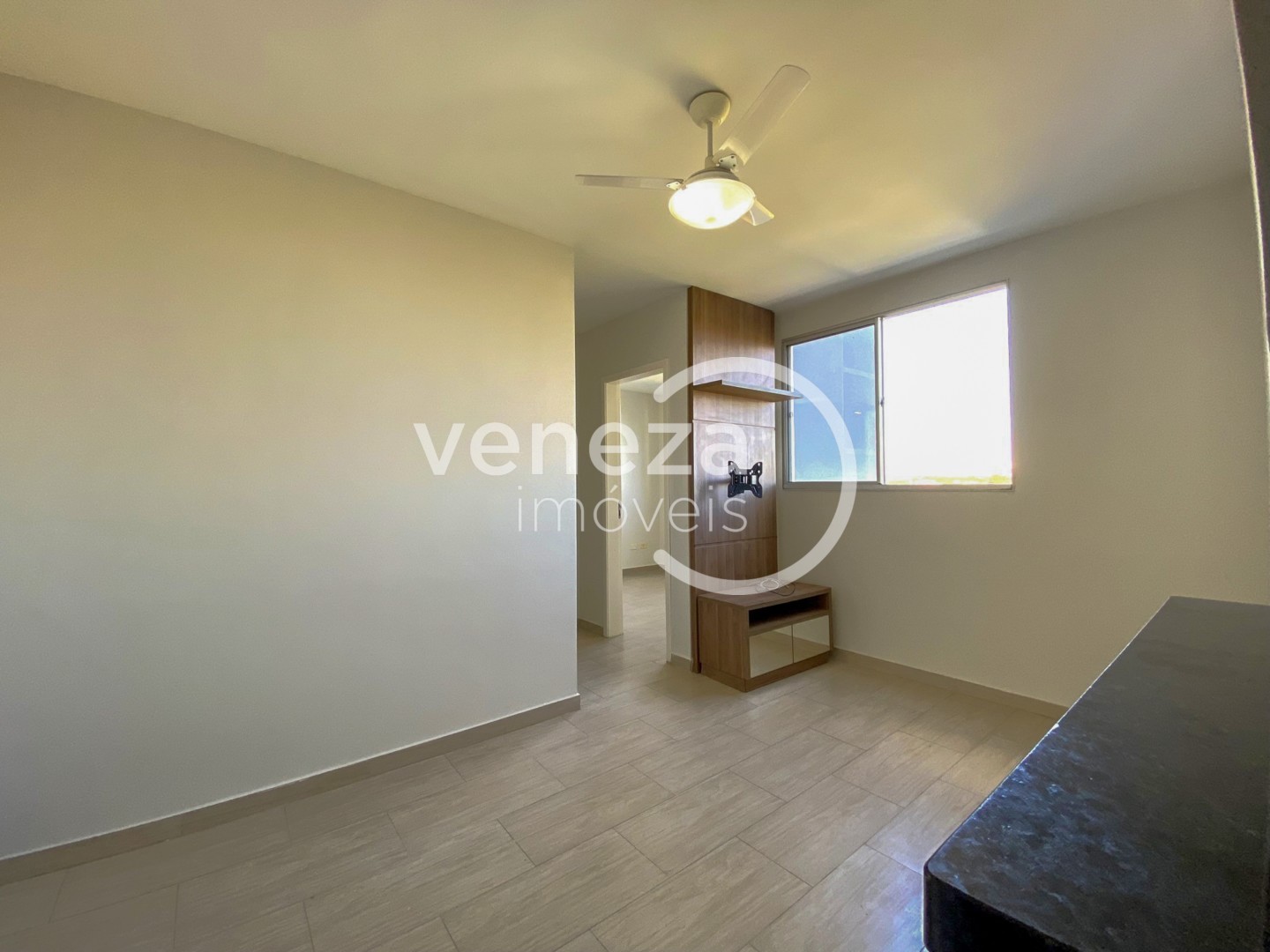 Apartamento para locacao no Gleba Palhano em Londrina com 78,01m² por R$ 1.750  - Foto 2