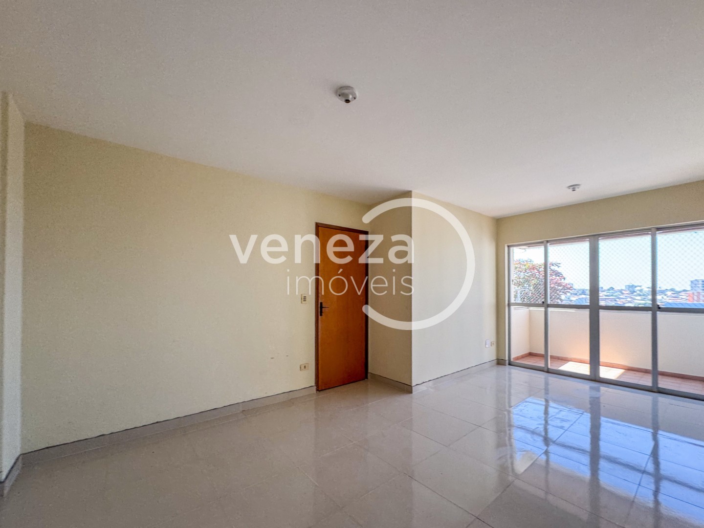 Apartamento para locacao no Jardim America em Londrina com 76m² por R$ 1.900