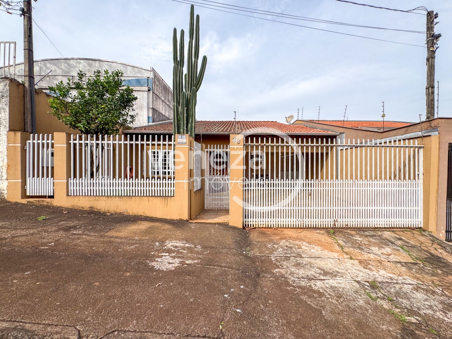 Casa Residencial para venda no Jardim Italia em Londrina com 129m² por R$ 400.000