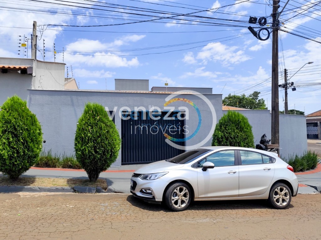 Casa Residencial para locacao no Parque Universidade em Londrina com 120m² por R$ 2.780