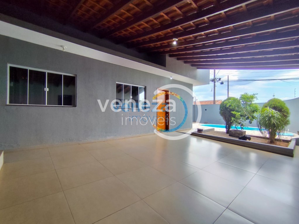 Casa Residencial para locacao no Parque Universidade em Londrina com 120m² por R$ 2.780