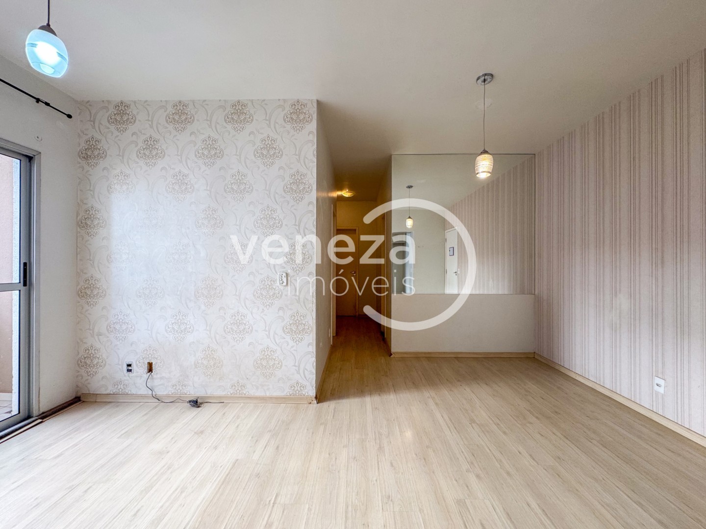 Apartamento para venda no Parque Jamaica em Londrina com 88,88m² por R$ 340.000