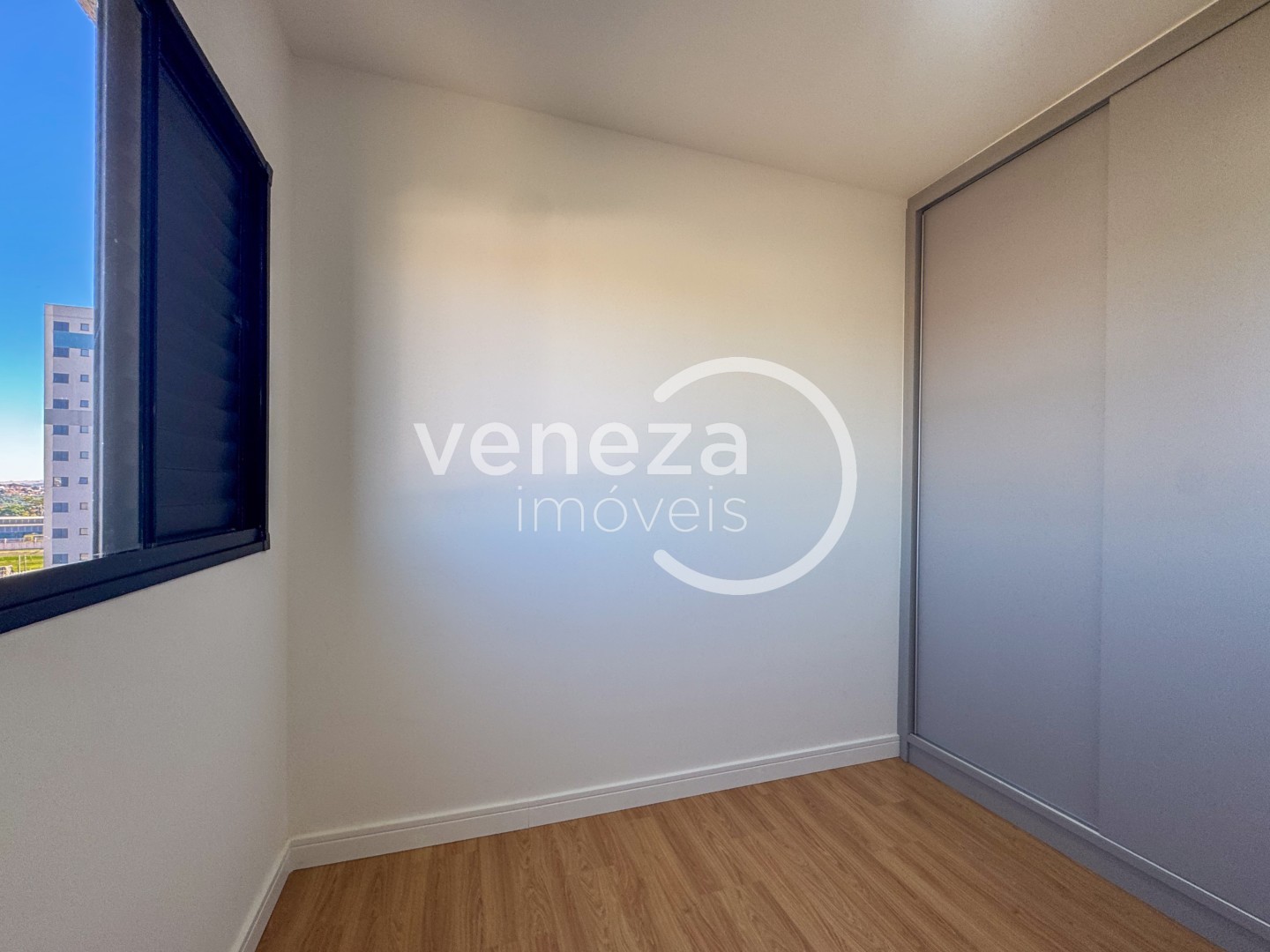 Apartamento para locação no bairro Pacaembu de Londrina - Foto 14