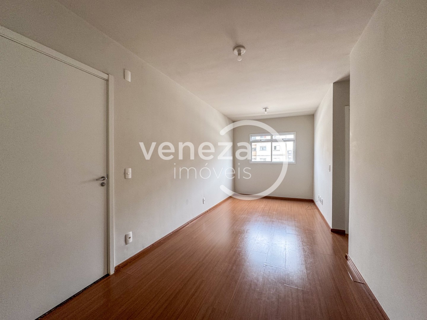 Apartamento para locacao no Colinas em Londrina com 50m² por R$ 1.250