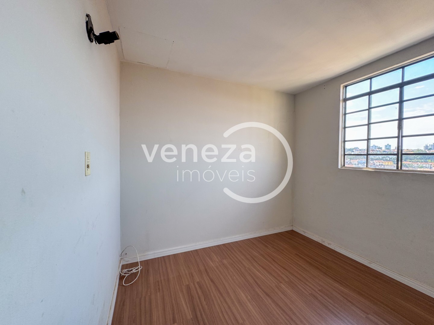 Casa Residencial para venda no bairro Jardim Tokio de Londrina - Foto 8