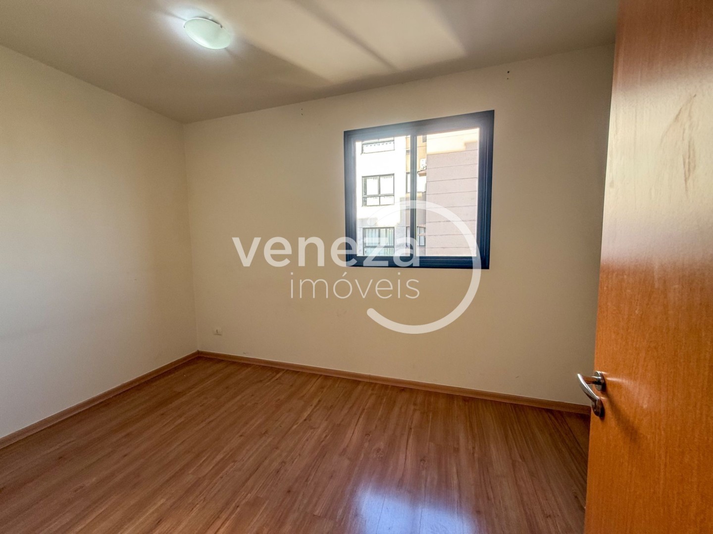 Apartamento para venda no bairro Vila Brasil de Londrina - Foto 8