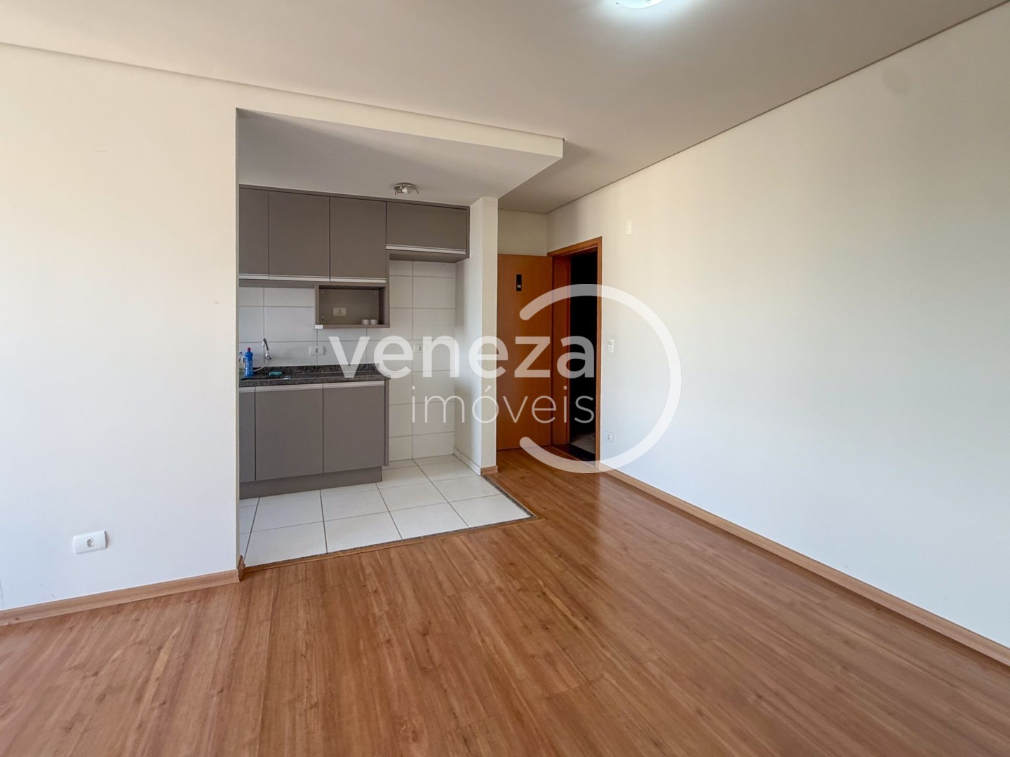 Apartamento para venda no bairro Vila Brasil de Londrina - Foto 5