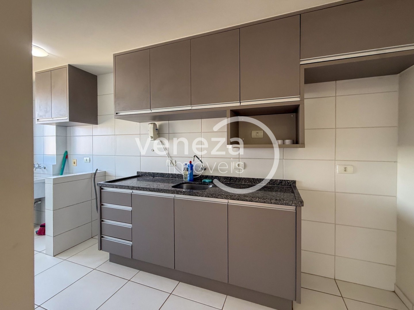 Apartamento para venda no bairro Vila Brasil de Londrina - Foto 12