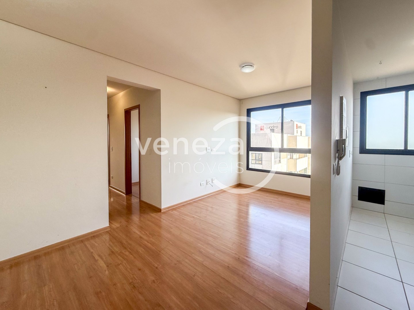 Apartamento para venda no Vila Brasil em Londrina com 117,73m² por R$ 430.000  - Foto 3