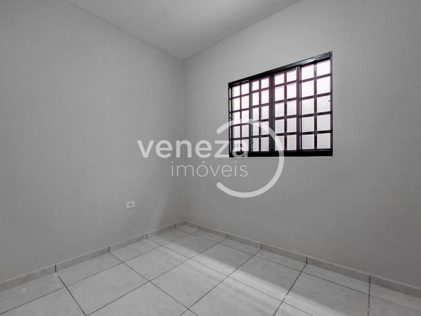 Casa Residencial para venda no bairro Columbia de Londrina - Foto 8