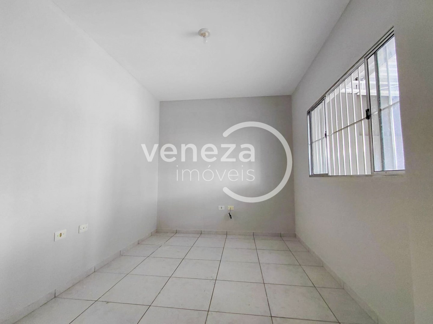 Casa Residencial para venda no bairro Columbia de Londrina - Foto 4