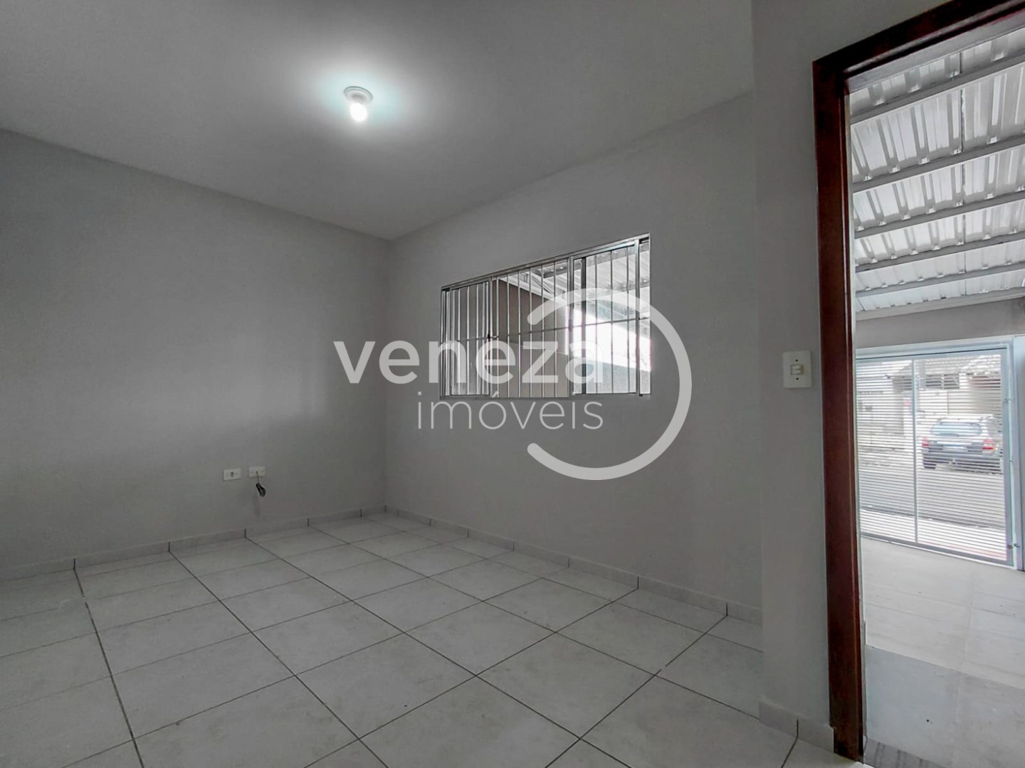 Casa Residencial para venda no Columbia em Londrina com 67,4m² por R$ 270.000