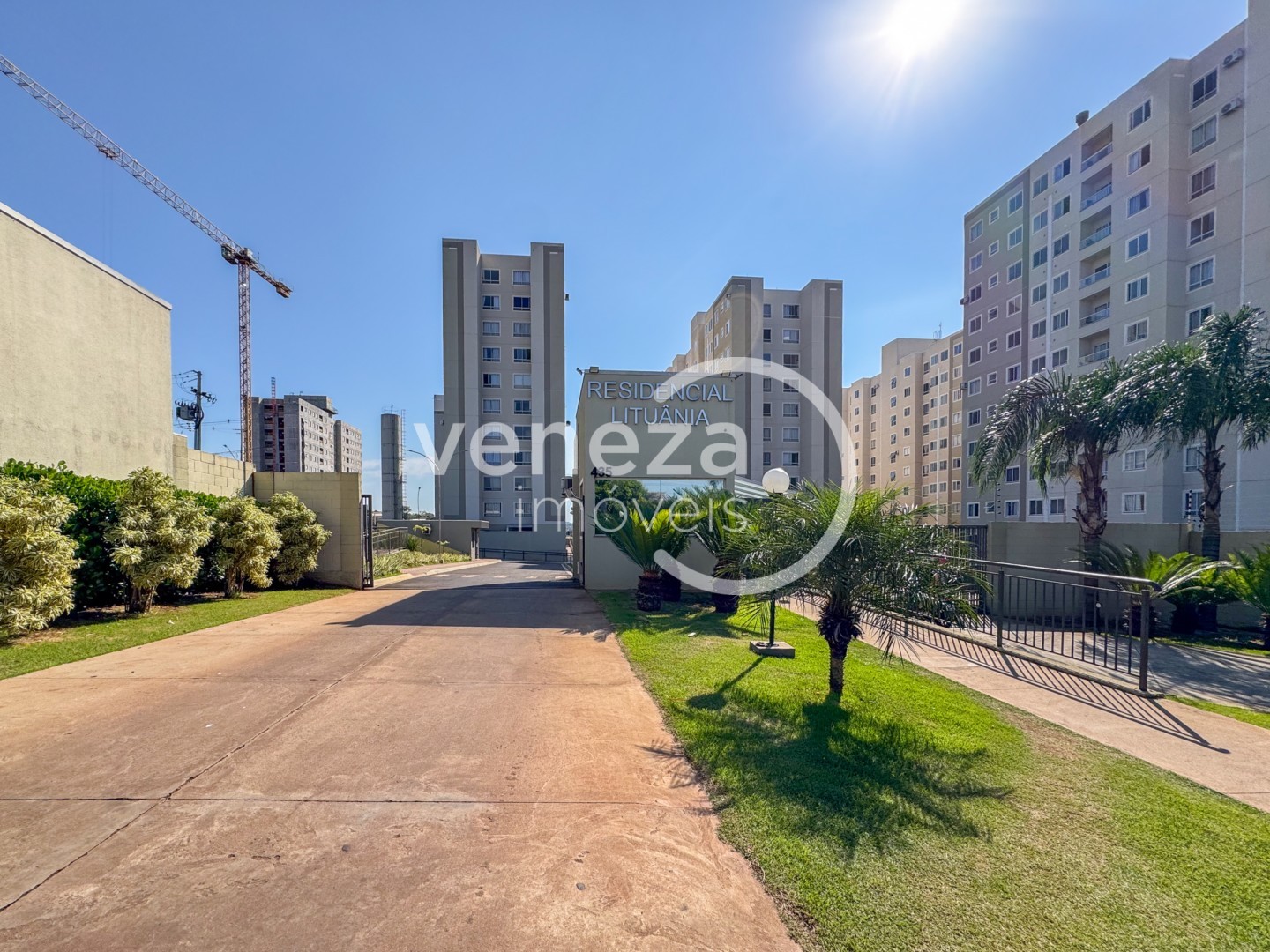 Apartamento para venda no Jardim Lago Norte em Londrina com 44,3m² por R$ 215.000