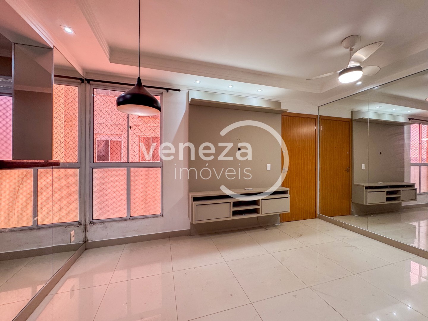 Apartamento para locacao no Gleba Esperanca em Londrina com 70m² por R$ 1.050