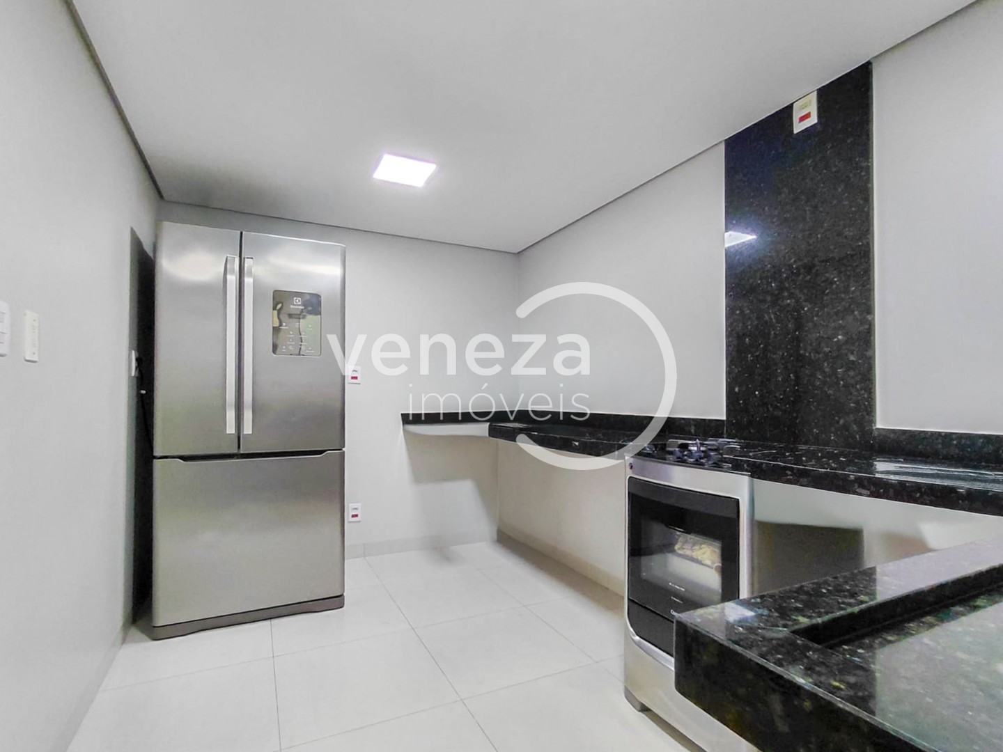 Casa Residencial para venda no bairro Jardim Tokio de Londrina - Foto 16