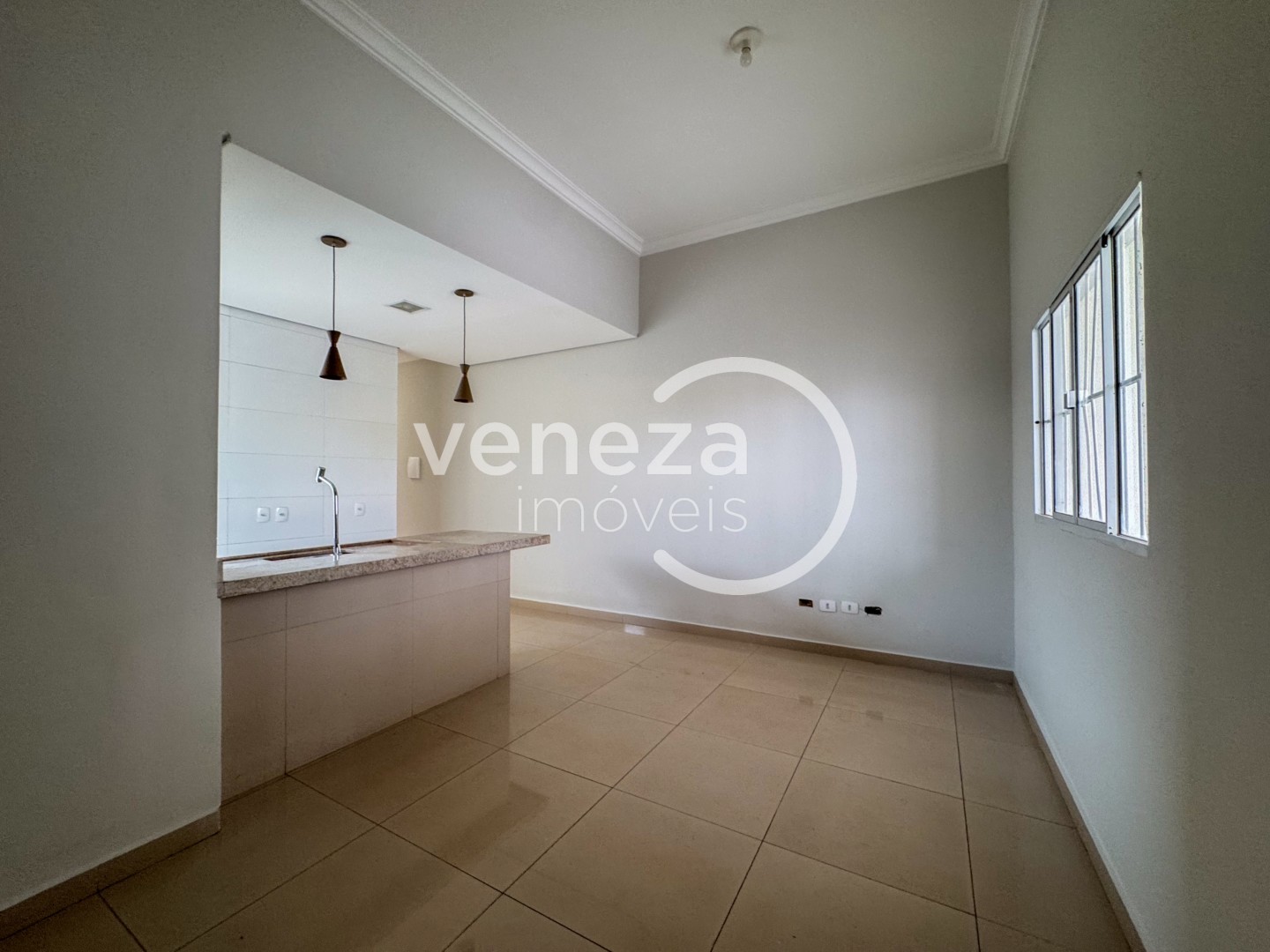 Casa Residencial para locacao no Columbia em Londrina com 88m² por R$ 2.000