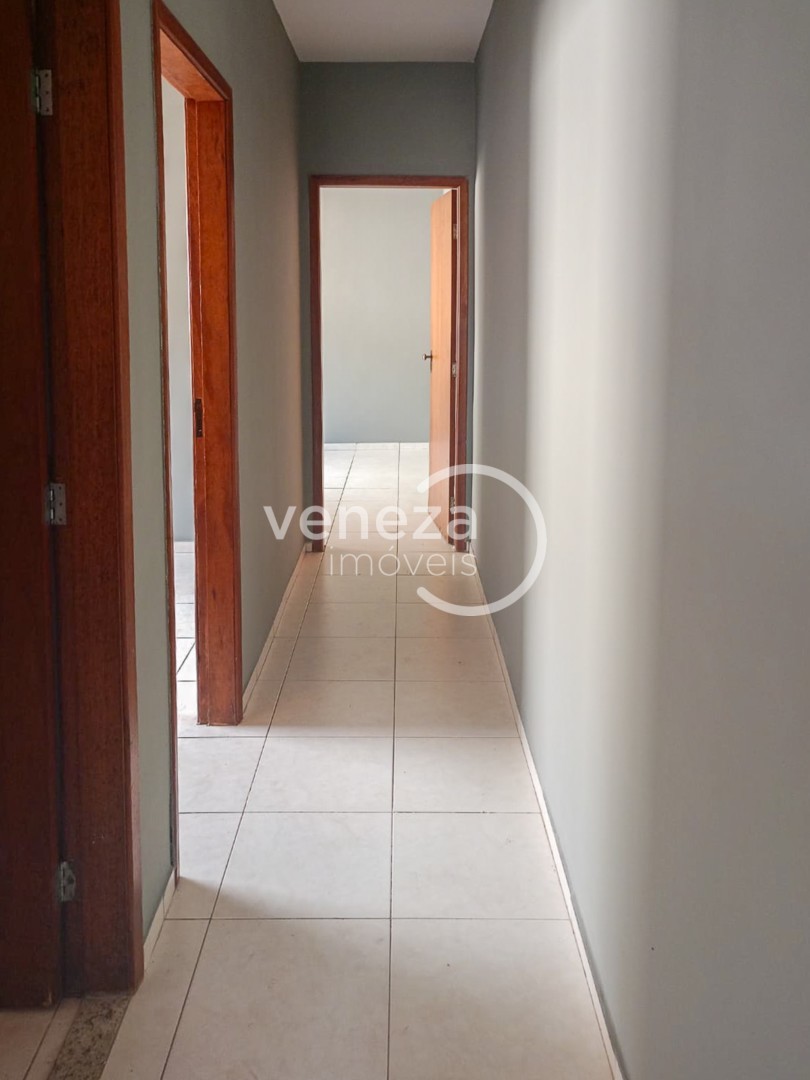Casa Residencial para venda no bairro Residencial Abussafe de Londrina - Foto 6