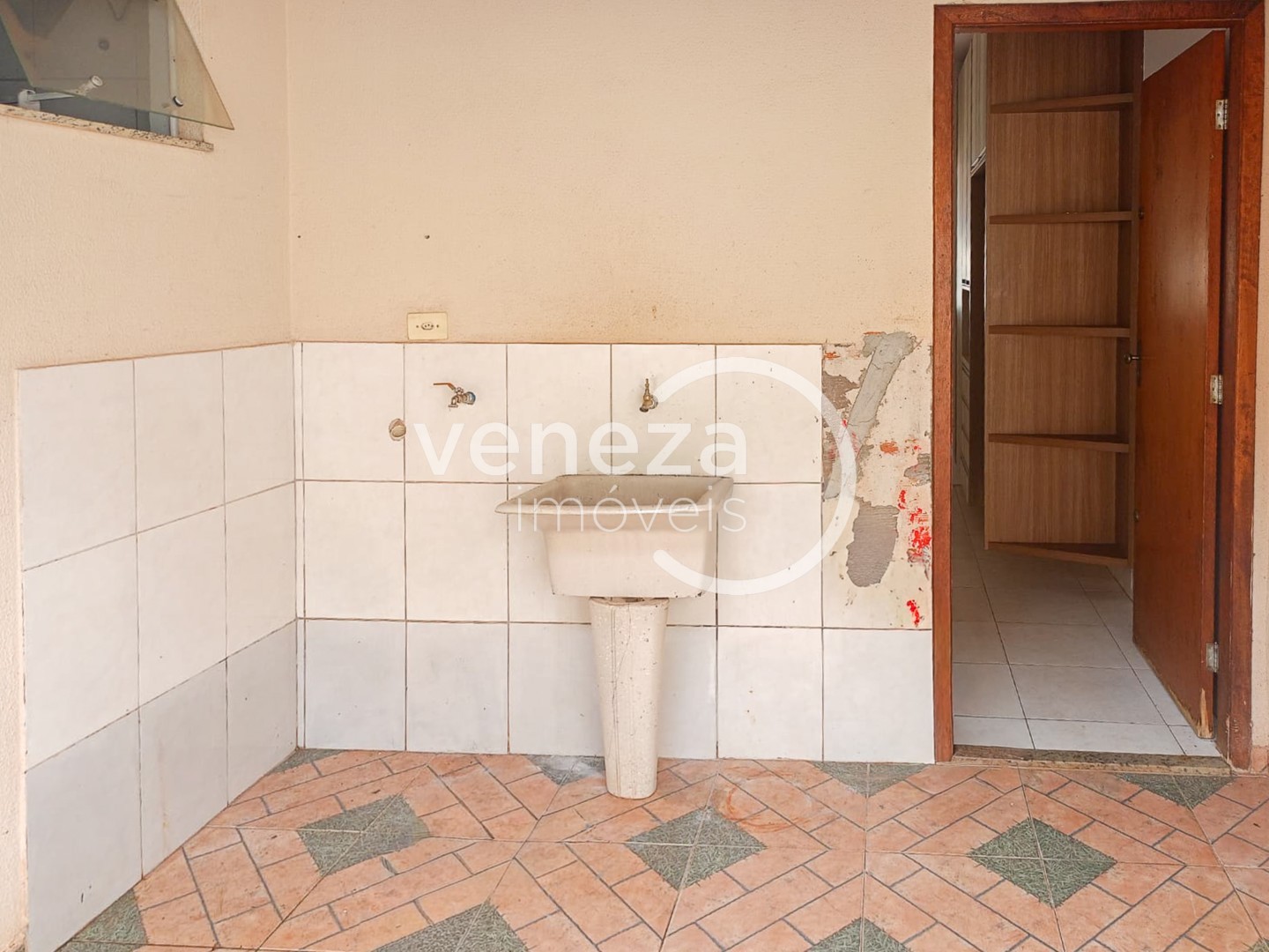 Casa Residencial para venda no bairro Residencial Abussafe de Londrina - Foto 10