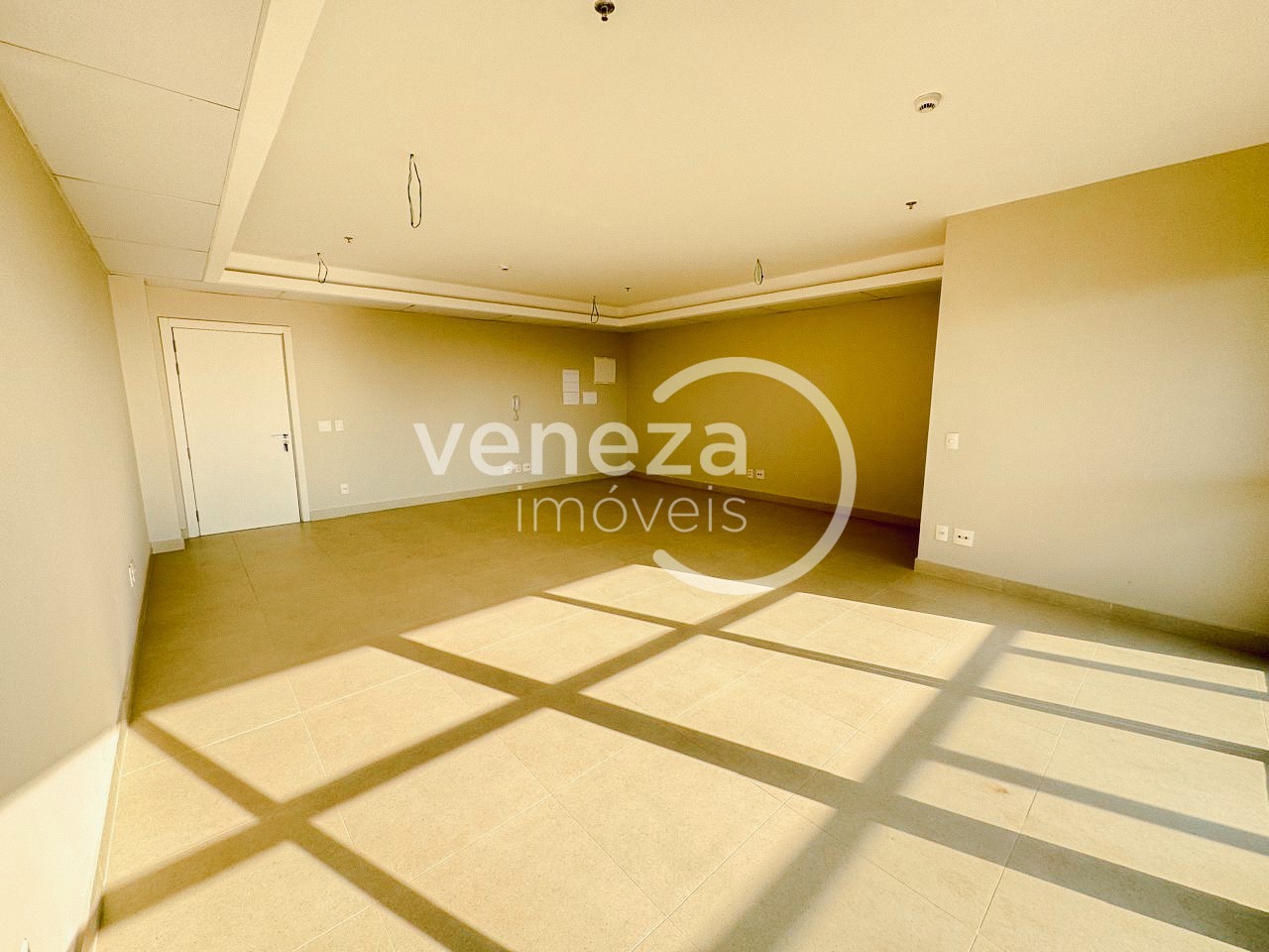 Sala para venda no Centro em Londrina com 63m² por R$ 590.000 - Foto 2