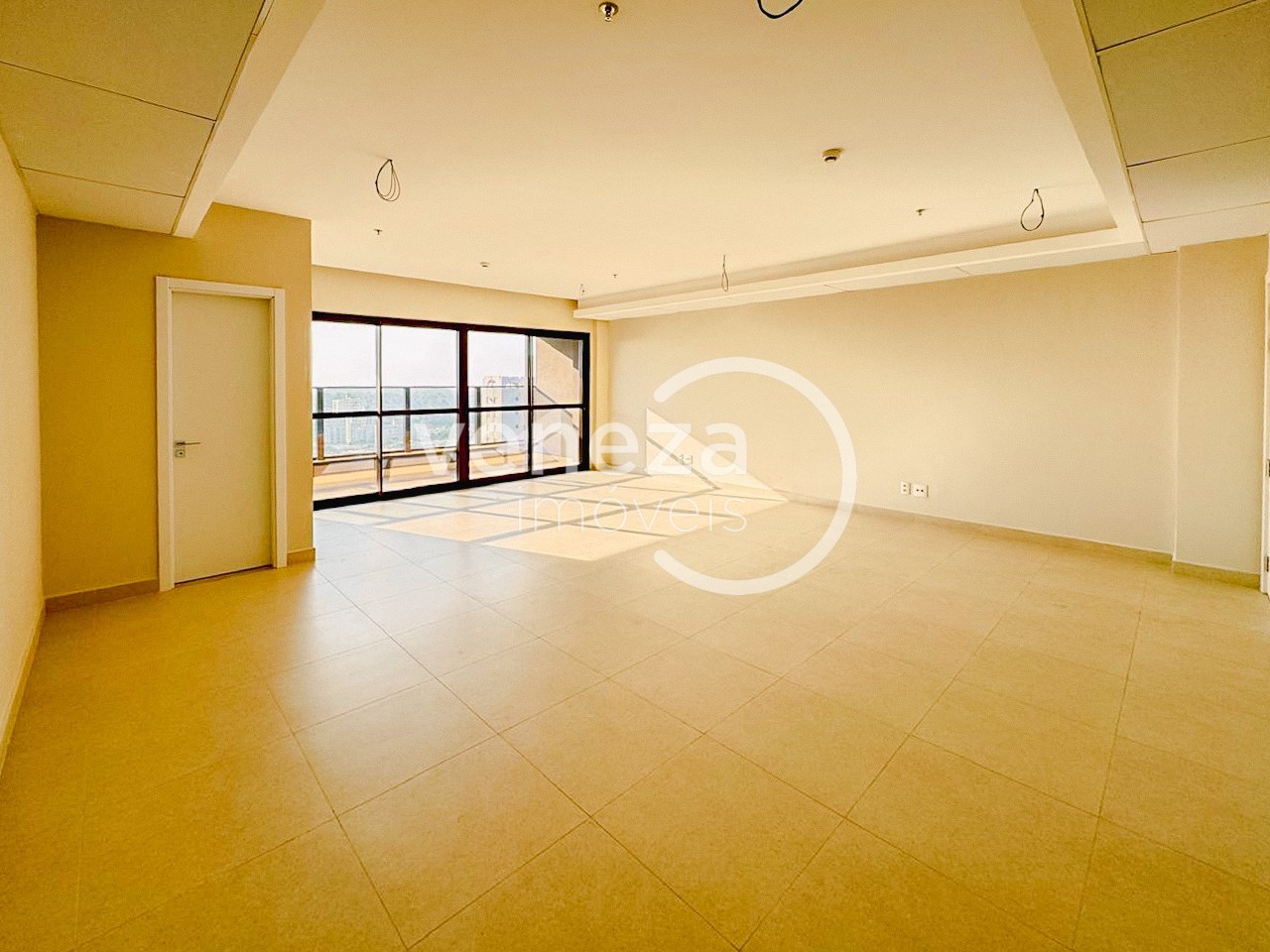 Sala para venda no Centro em Londrina com 63m² por R$ 590.000 - Foto 3