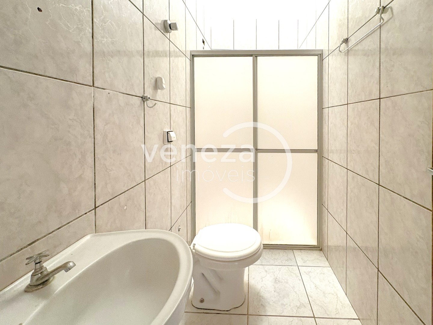 Casa Residencial para venda no bairro Portal de Versalhes de Londrina - Foto 8