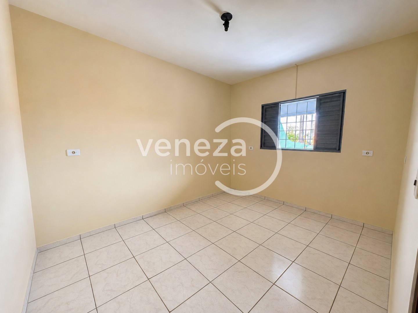 Casa Residencial para venda no bairro Portal de Versalhes de Londrina - Foto 5