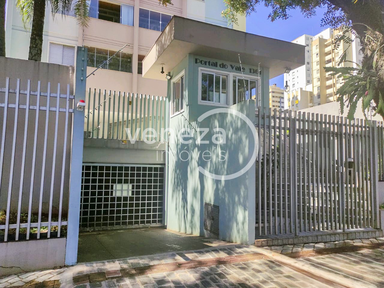 Apartamento para venda no Centro em Londrina com 108,67m² por R$ 298.000  - Foto 1