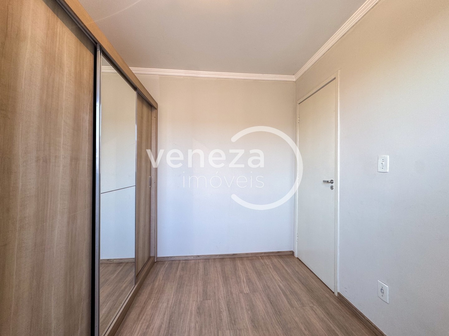 Apartamento para locação no bairro Jardim Joquei Club de Londrina - Foto 17