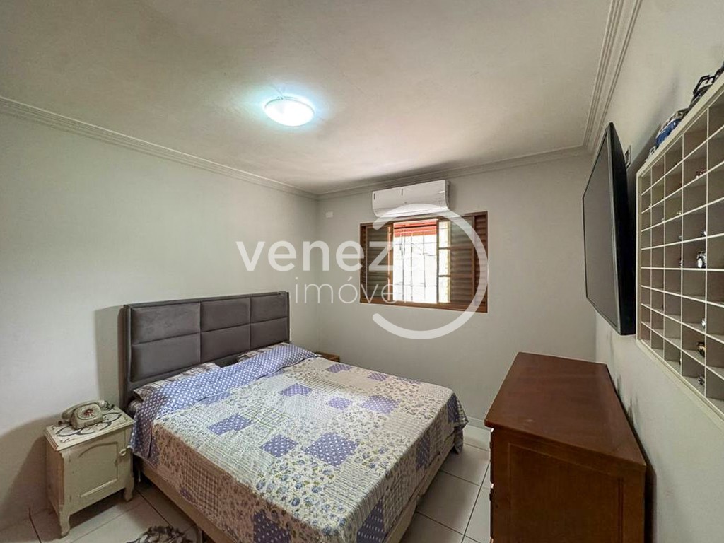 Casa Residencial para venda no bairro Jardim Guararapes de Londrina - Foto 5