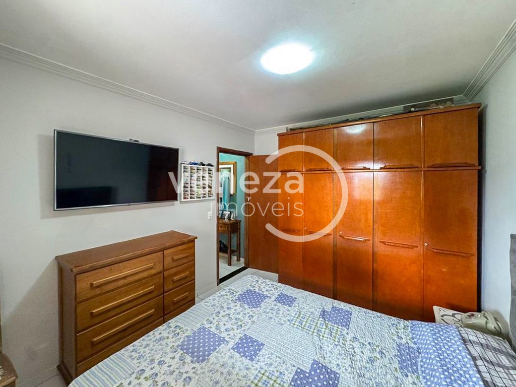 Casa Residencial para venda no bairro Jardim Guararapes de Londrina - Foto 4