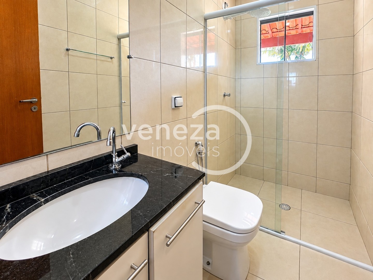 Casa Residencial para venda no bairro Jardim Guararapes de Londrina - Foto 6
